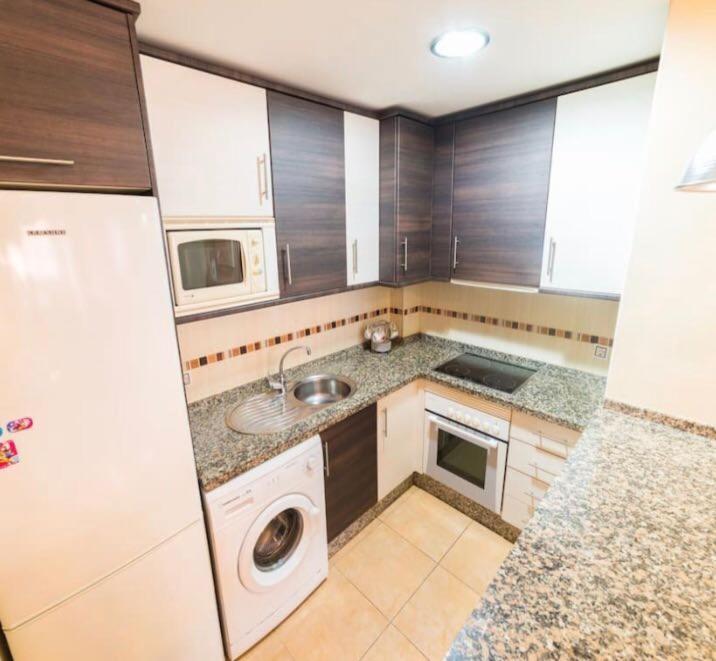 פואנגירולה Calle Cuesta Apartment - Near Beach מראה חיצוני תמונה