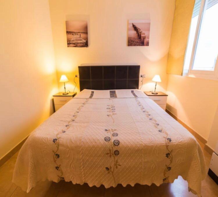 פואנגירולה Calle Cuesta Apartment - Near Beach מראה חיצוני תמונה