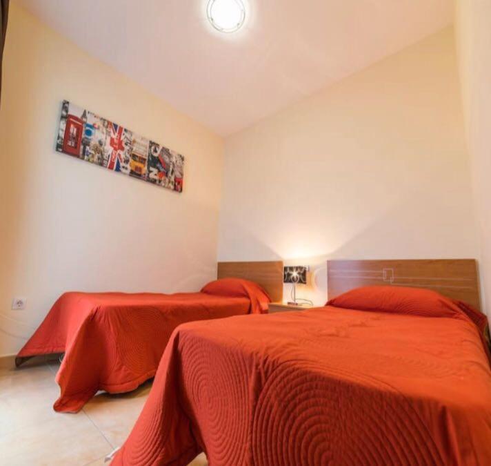פואנגירולה Calle Cuesta Apartment - Near Beach מראה חיצוני תמונה